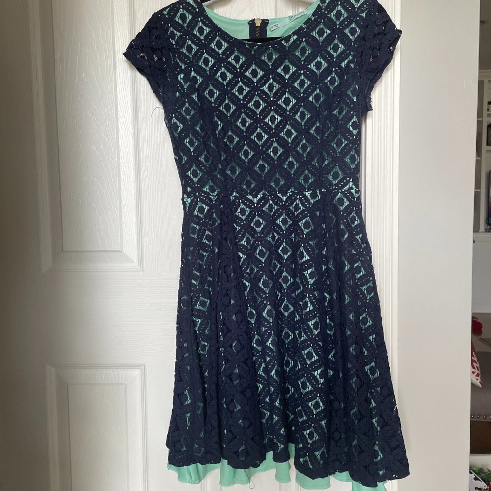 Maurices Women's Size 1/2 Dress- Short, Navy Lace w/ Teal Lining, Gold Zipper